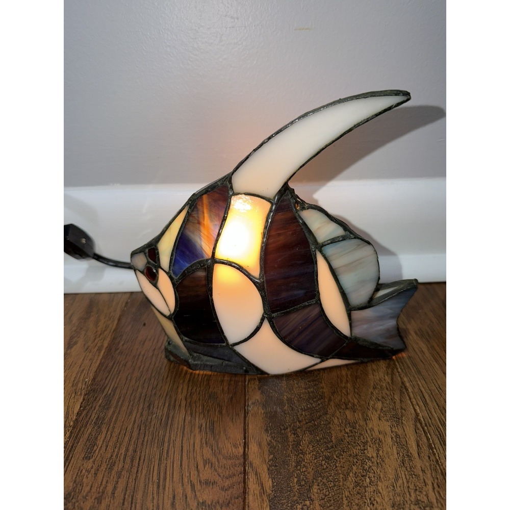 Tiffany-Style Stained Glass Tropical Fish Lamp 7" x 7" Accent Light & Bulb